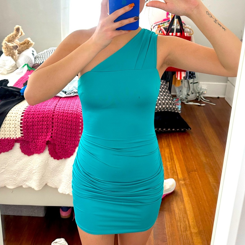 Superdown turquoise stretchy mini dress! (Rlly a one size fits all!)